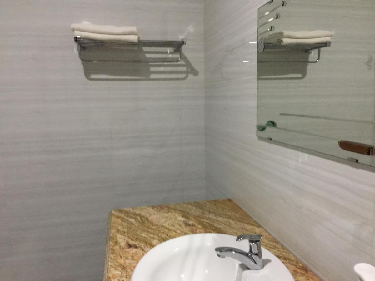 Khach San Nam Dong Hotel Dong Ha Kültér fotó